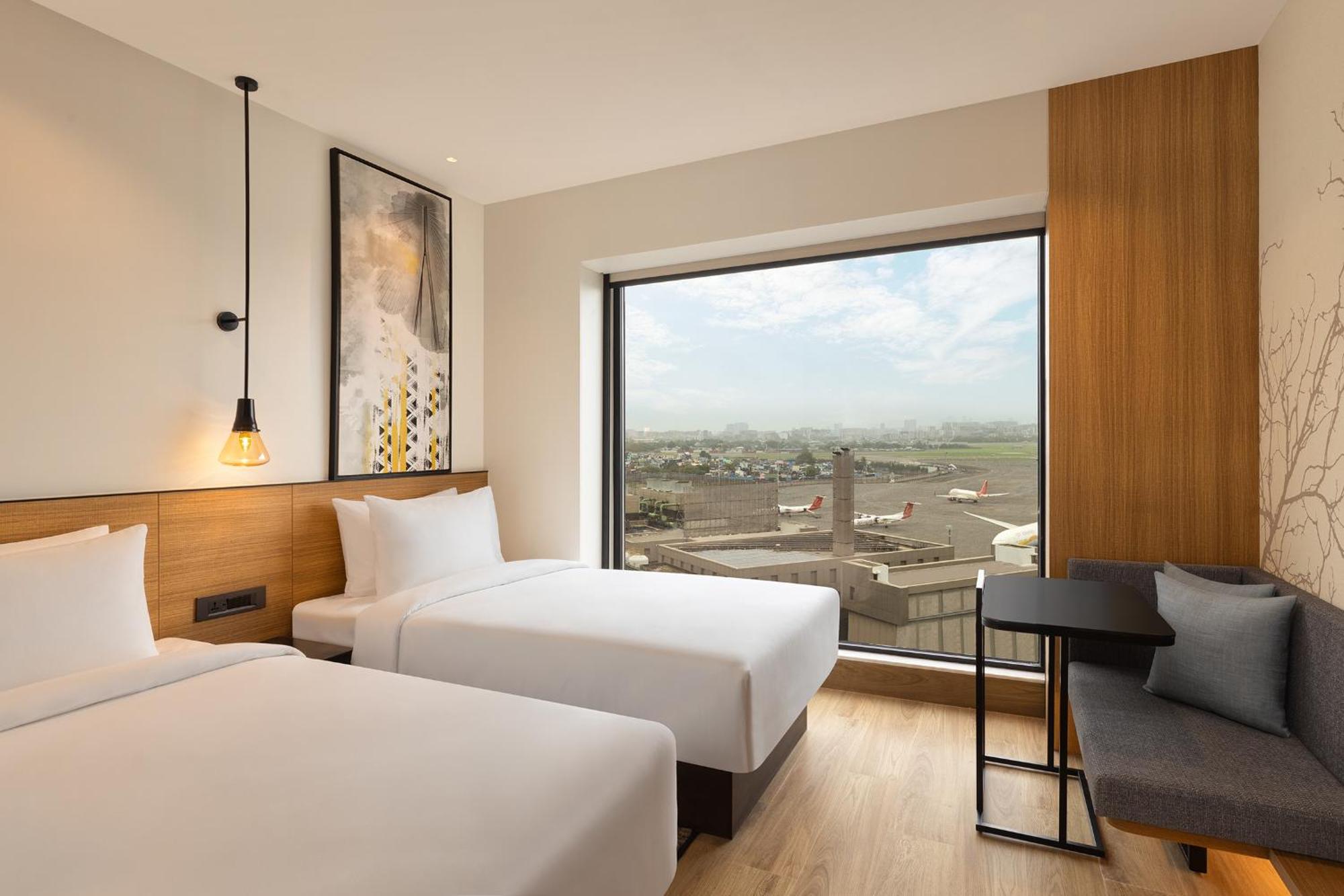 Hotel Fairfield By Marriott International Airport