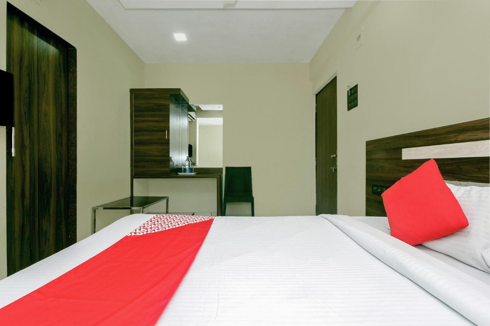 Oyo 23656 Parimeet Hotel