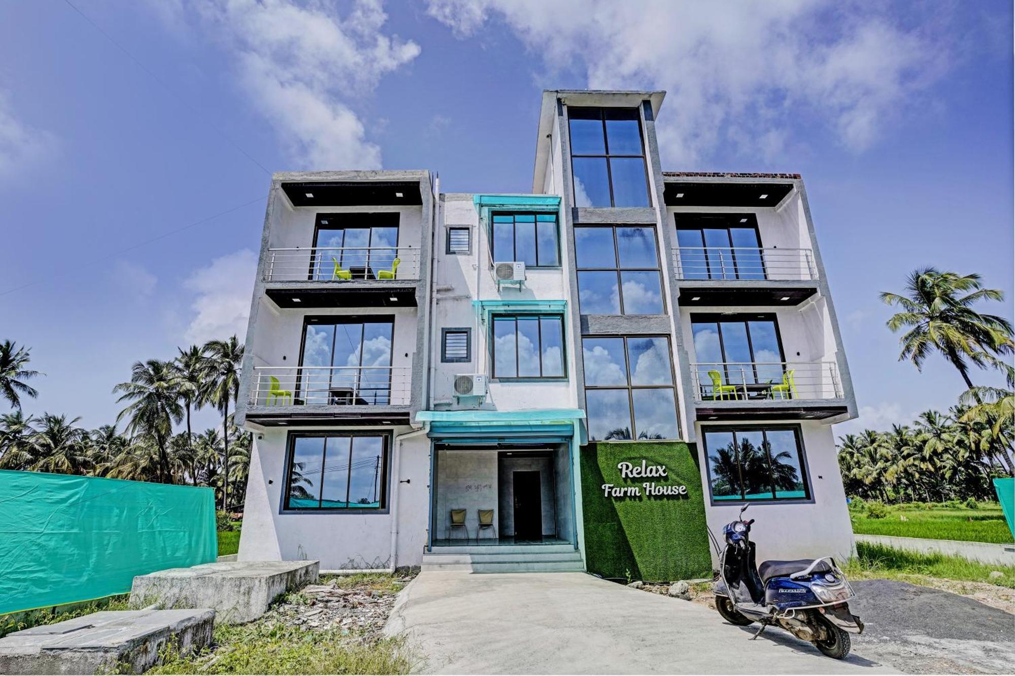 Spot On Relax Farm House Hotel 3*