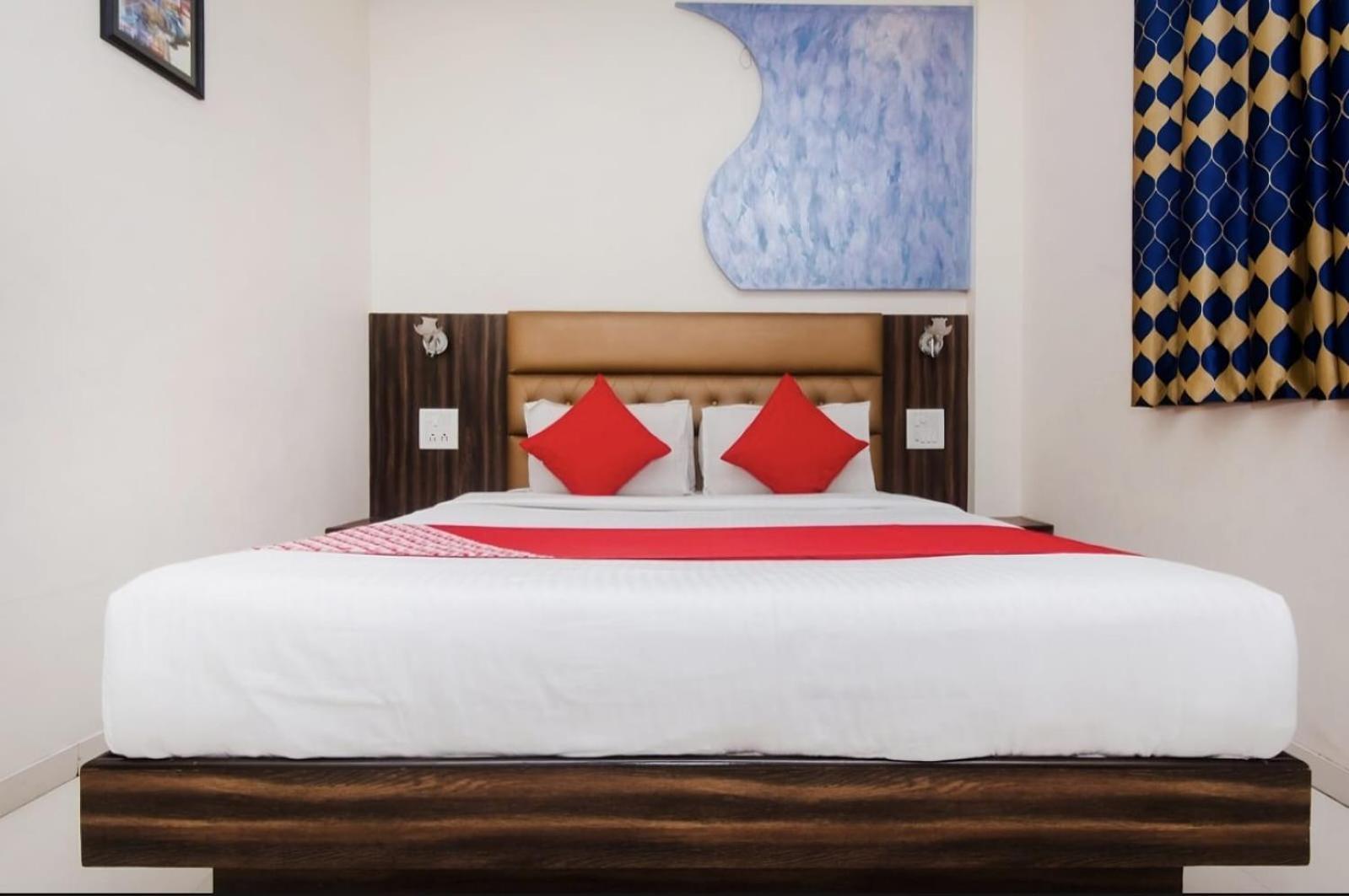 Flagship 83490 Hotel Bently Palace Mumbai