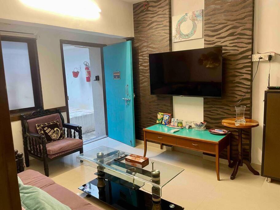 Apartment 2 Bedroom Near Olives Bandra
