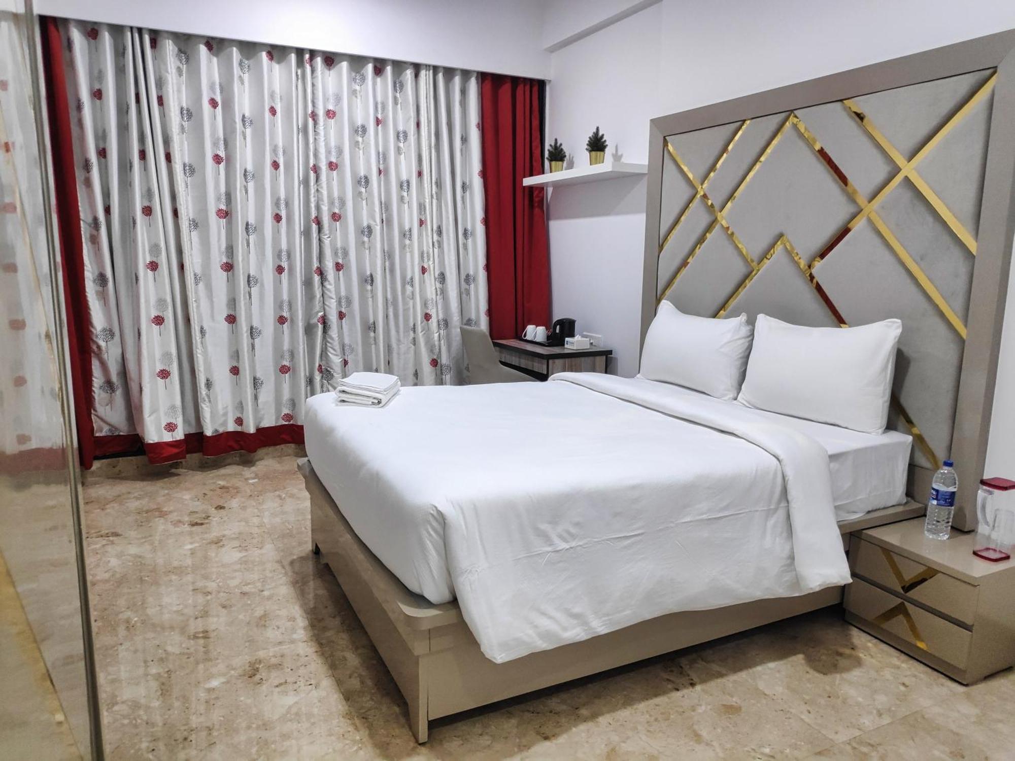 Premium In Hiranandani Powai By Maxxvalue - Chitranjan Aparthotel 3*