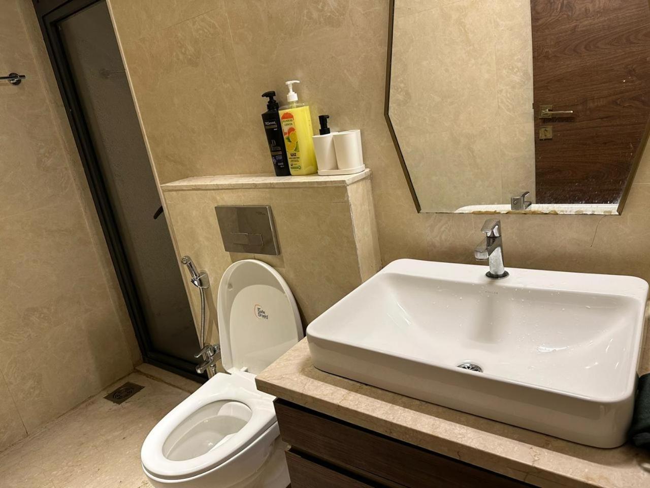 1.5br Service In Bkc By Florastays Apartment Mumbai