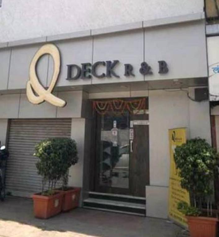 Q Deck Bombaim