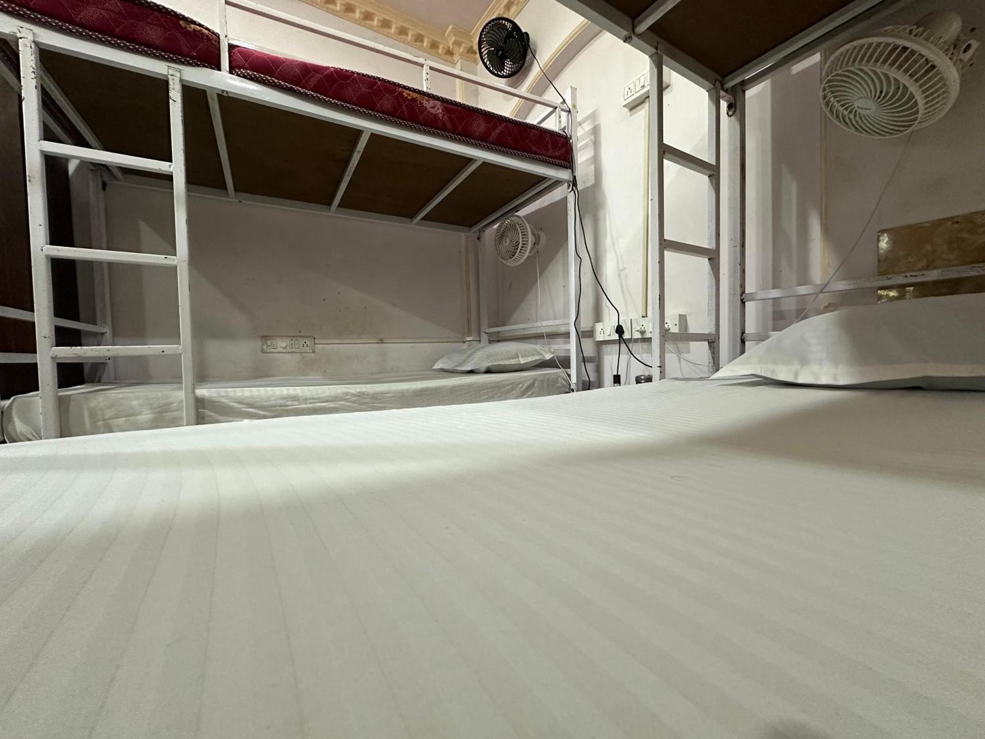 Albergue Zest - 72 Mumbai