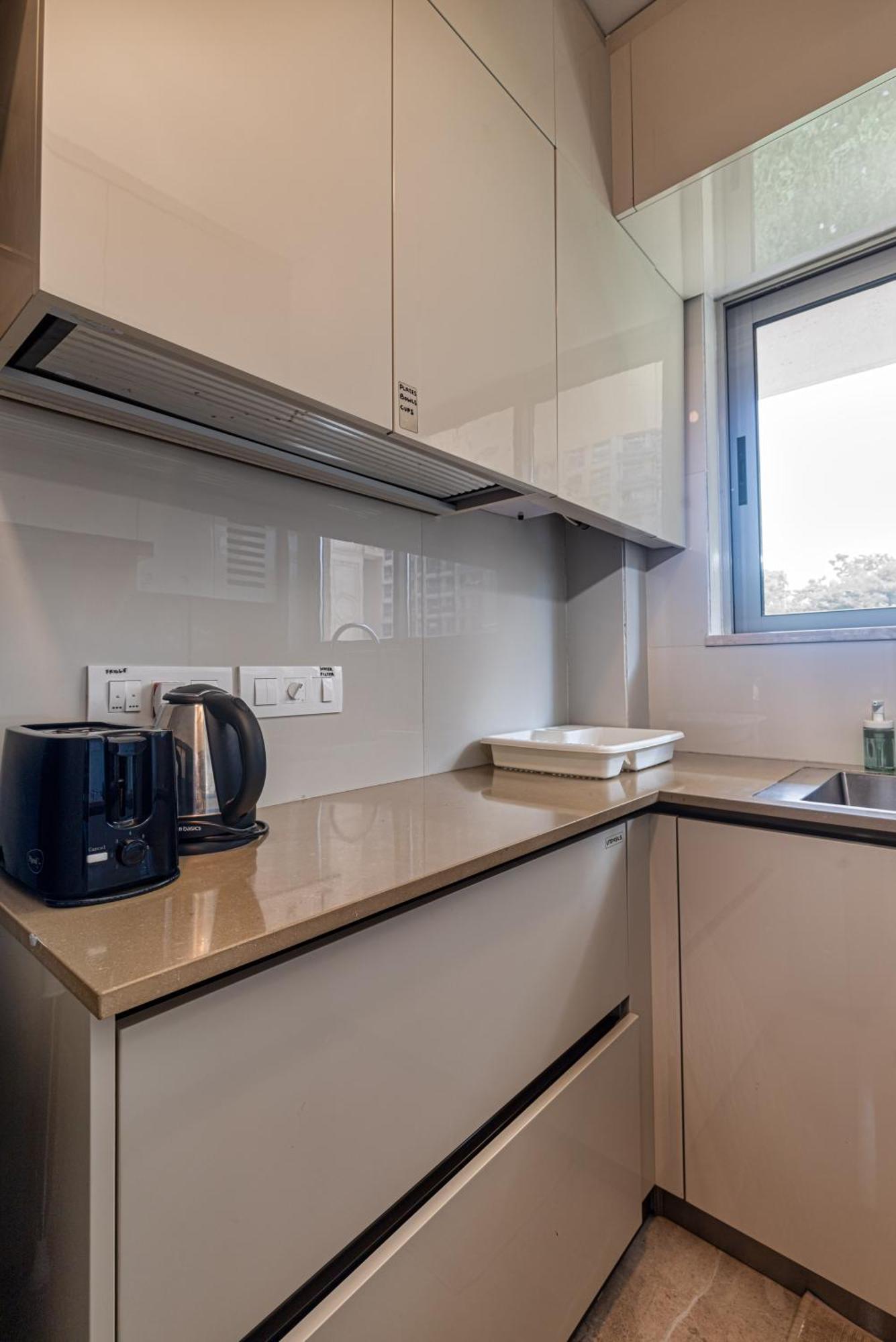 Apartment Entire One Bedroom - Hiranandani Gardens, Powai