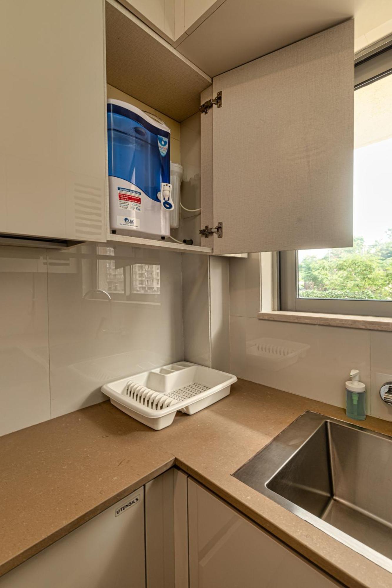 Apartment Entire One Bedroom - Hiranandani Gardens, Powai