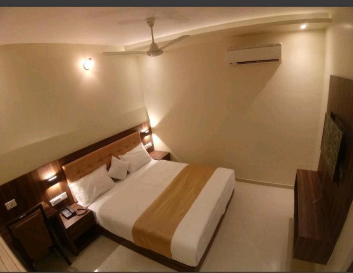 Emerald Near T2 International Airport Mumbai