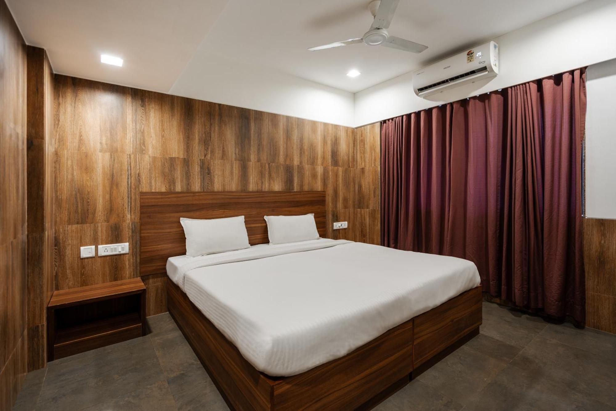 Gcc Sonal Apartment Mumbai