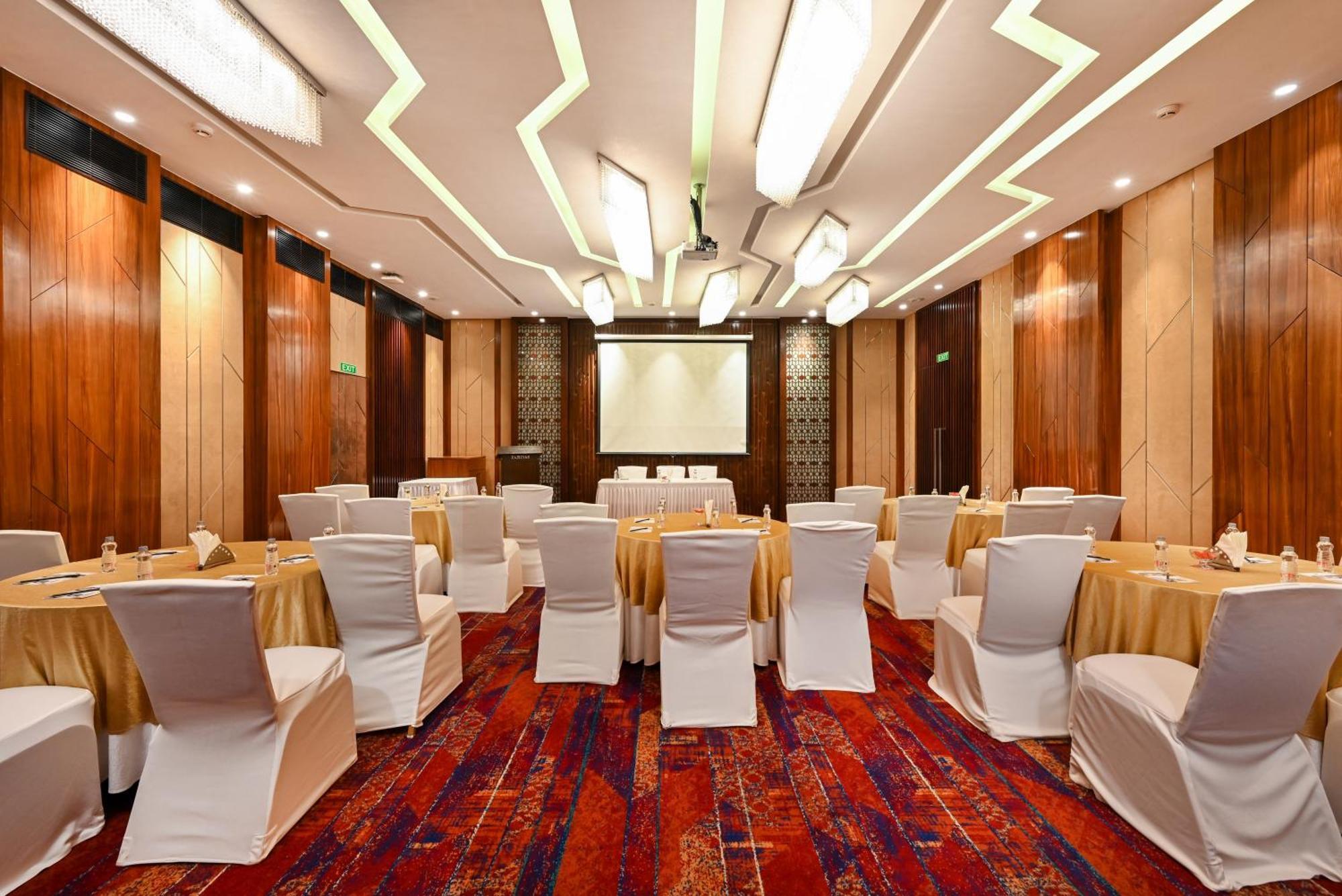 Fariyas , Colaba Hotel