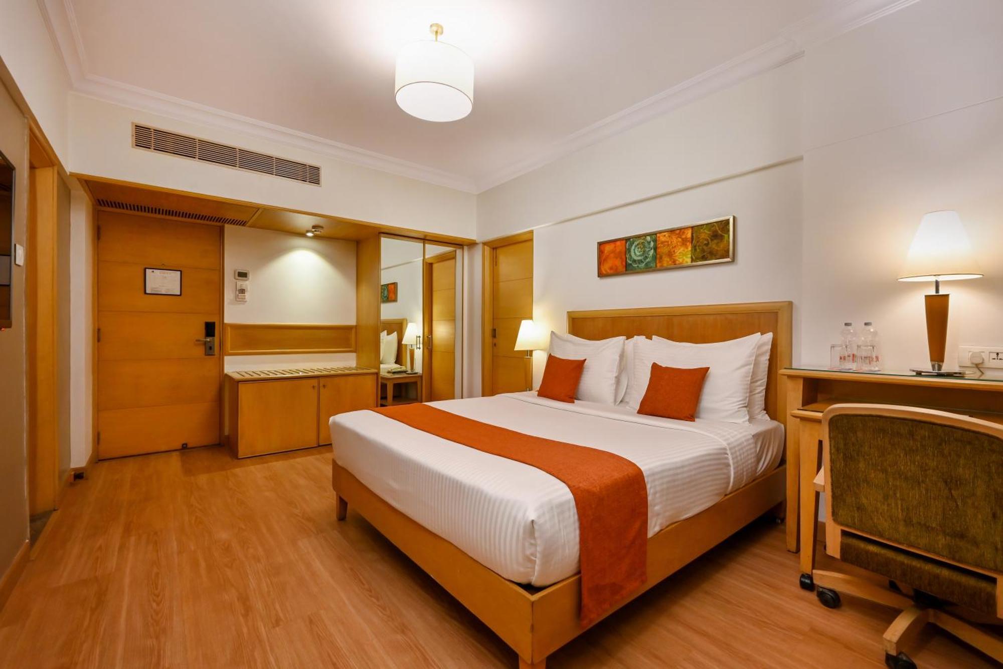 Hotel Fariyas , Colaba