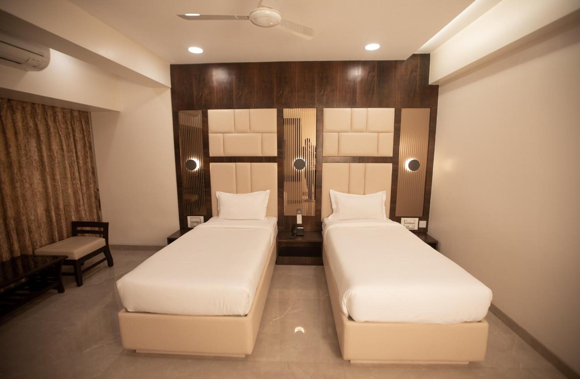 Naaz Executive Hotel Mumbai