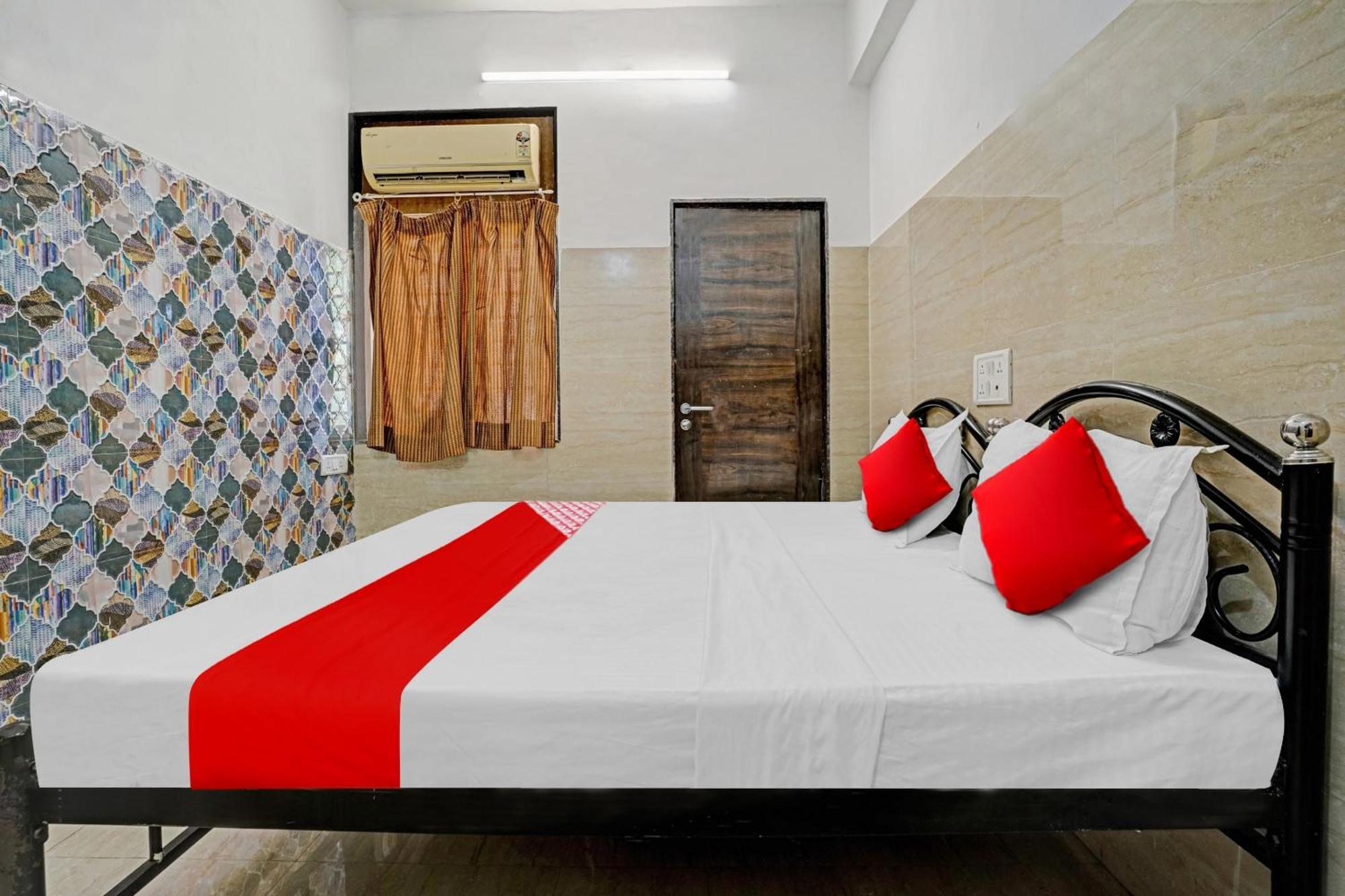 Oyo Flagship Raj Near Juhu 3* Mumbai