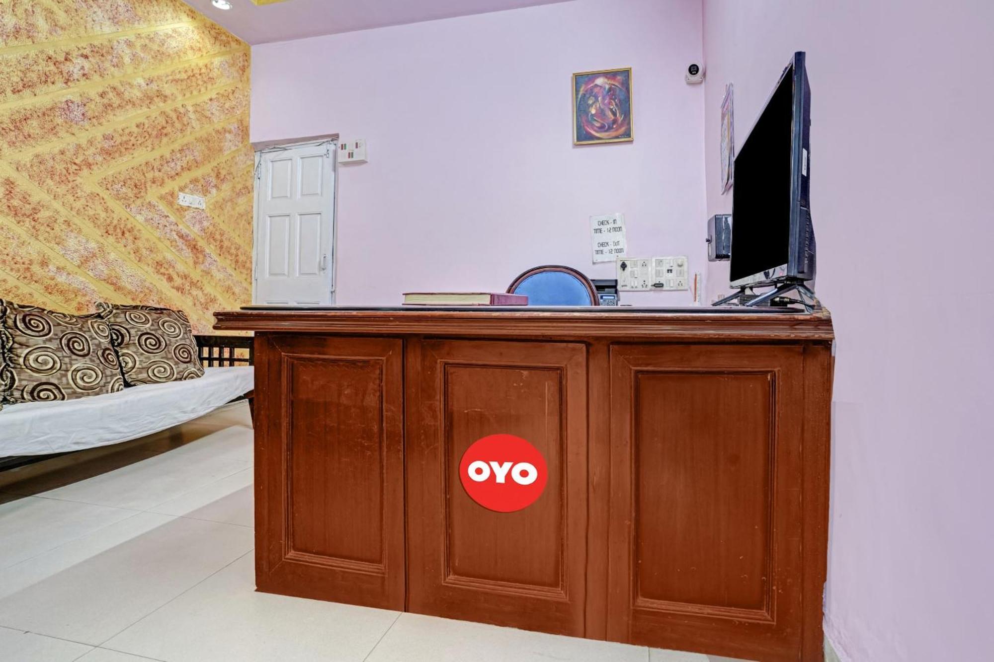 Hotel Oyo Flagship Raj Near Juhu 3*