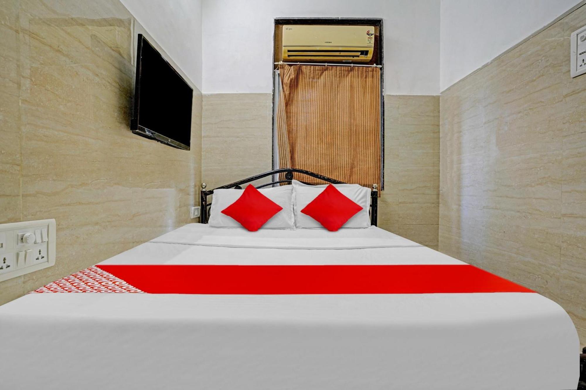 Oyo Flagship Raj Near Juhu 3*