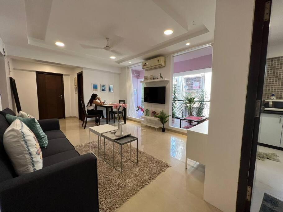 Sterling 102, Off Carter Road, Bandra West By Connekt Homes