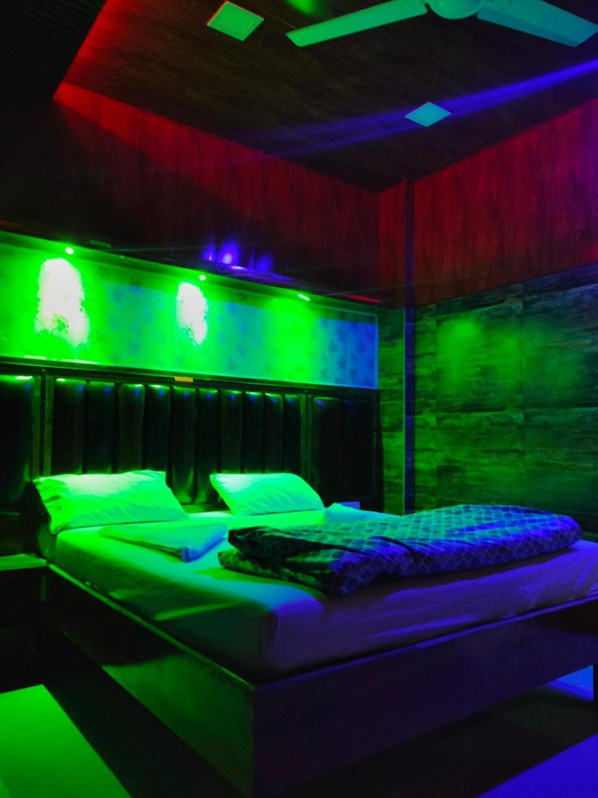 Spring & Love hotel