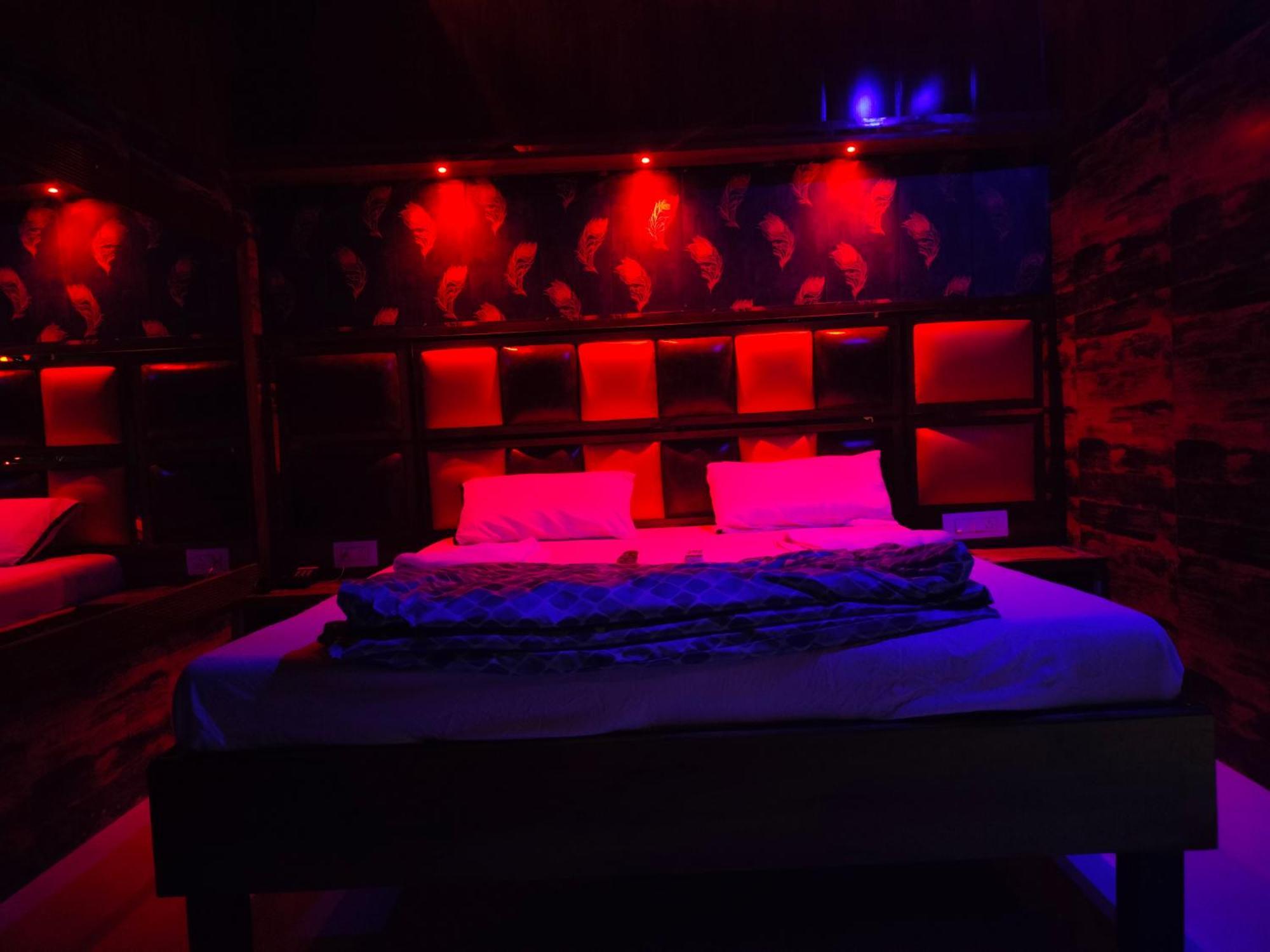 Spring & Love hotel