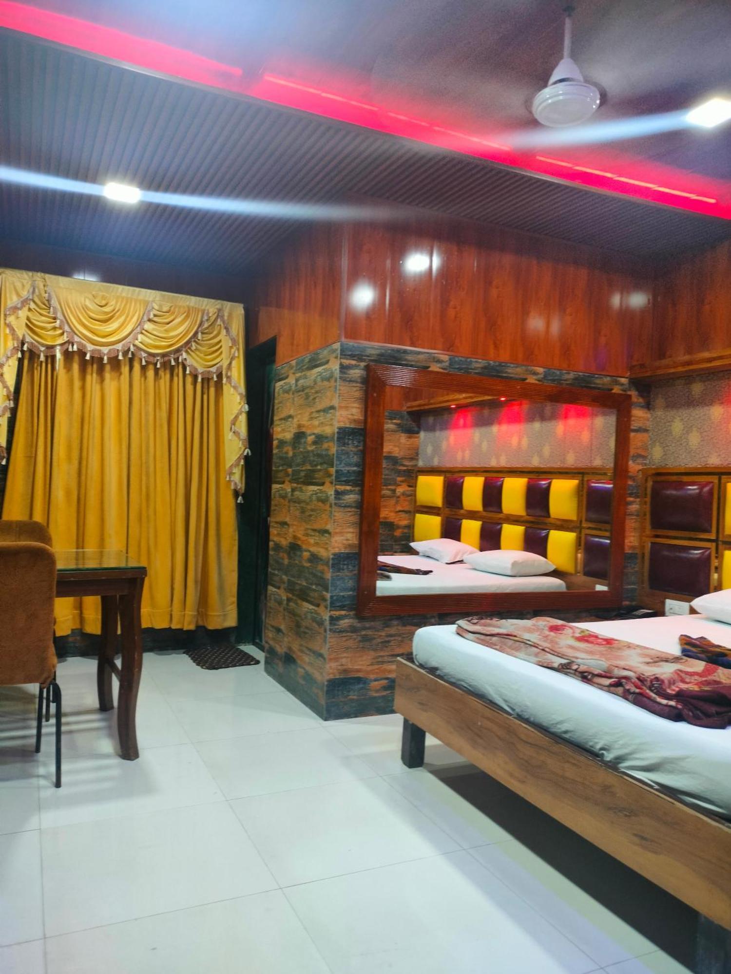 Spring & Love hotel *