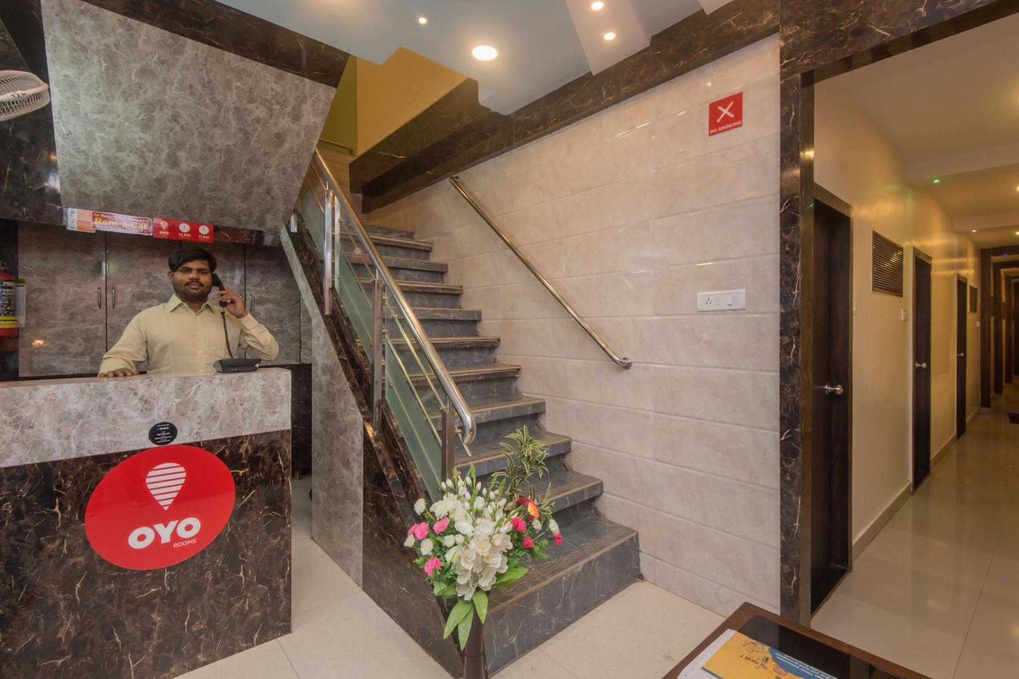 Hotel O Golden Nest Near Chhatrapati Shivaji International Airport 3*