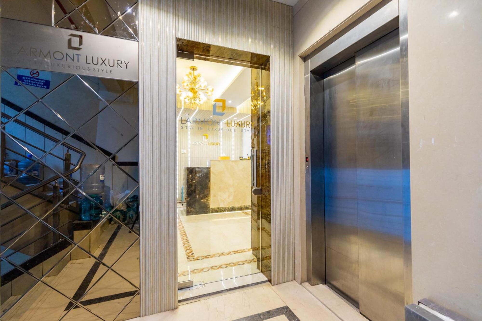 Larmont Luxury Hotel 3*