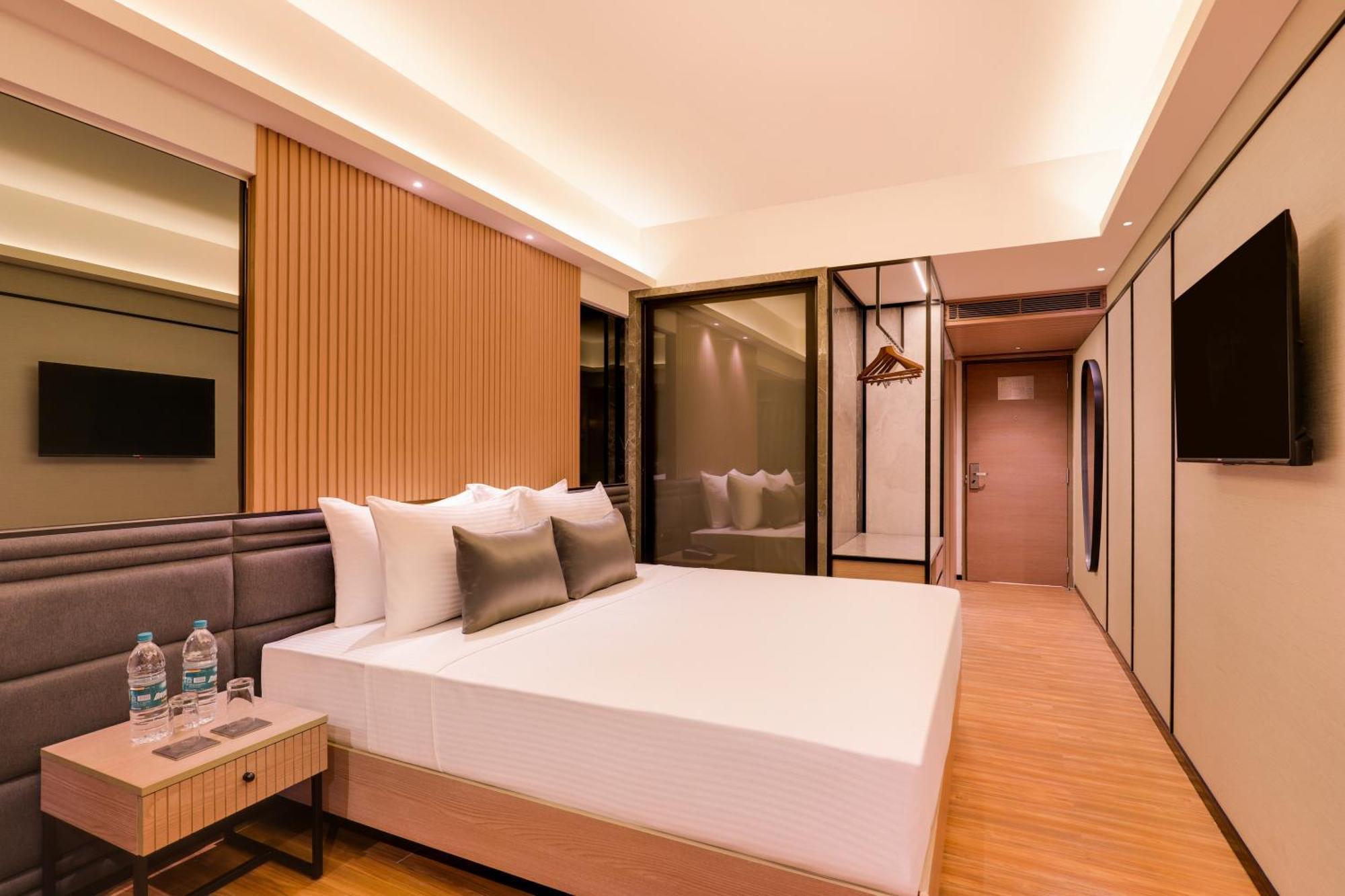 Lemon Tree Premier, Malad, Hotel
