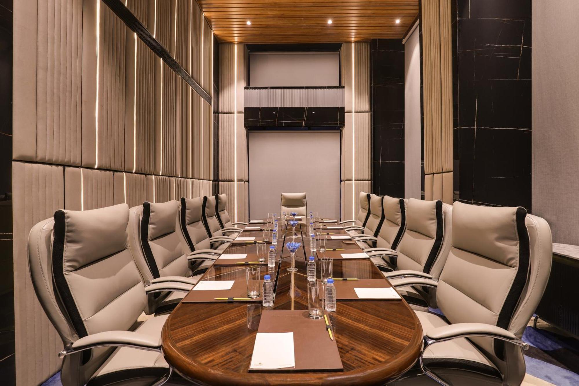 Lemon Tree Premier, Malad,