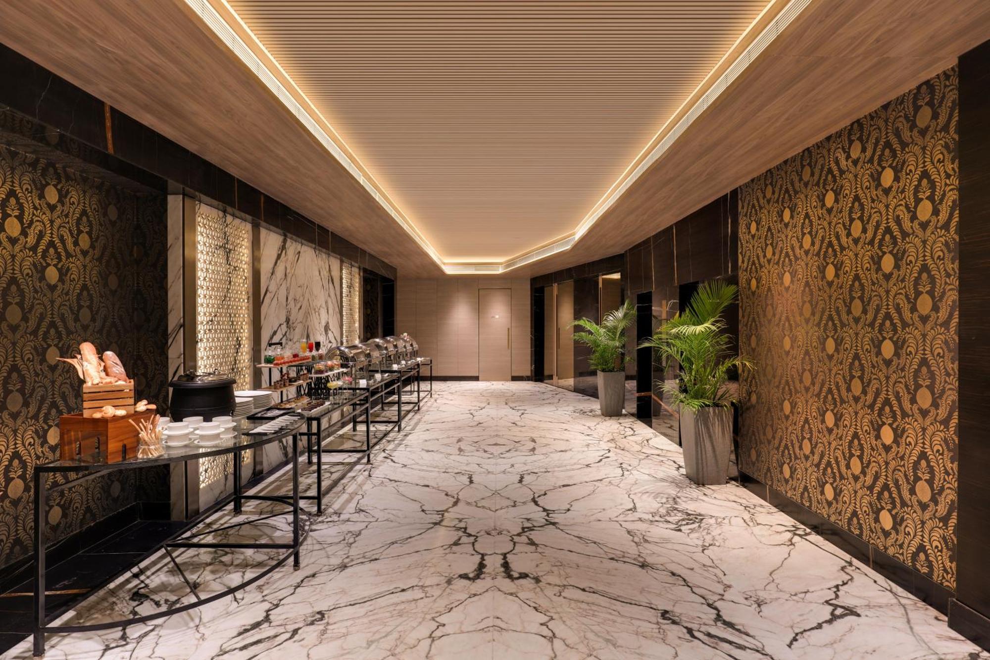 Lemon Tree Premier, Malad,