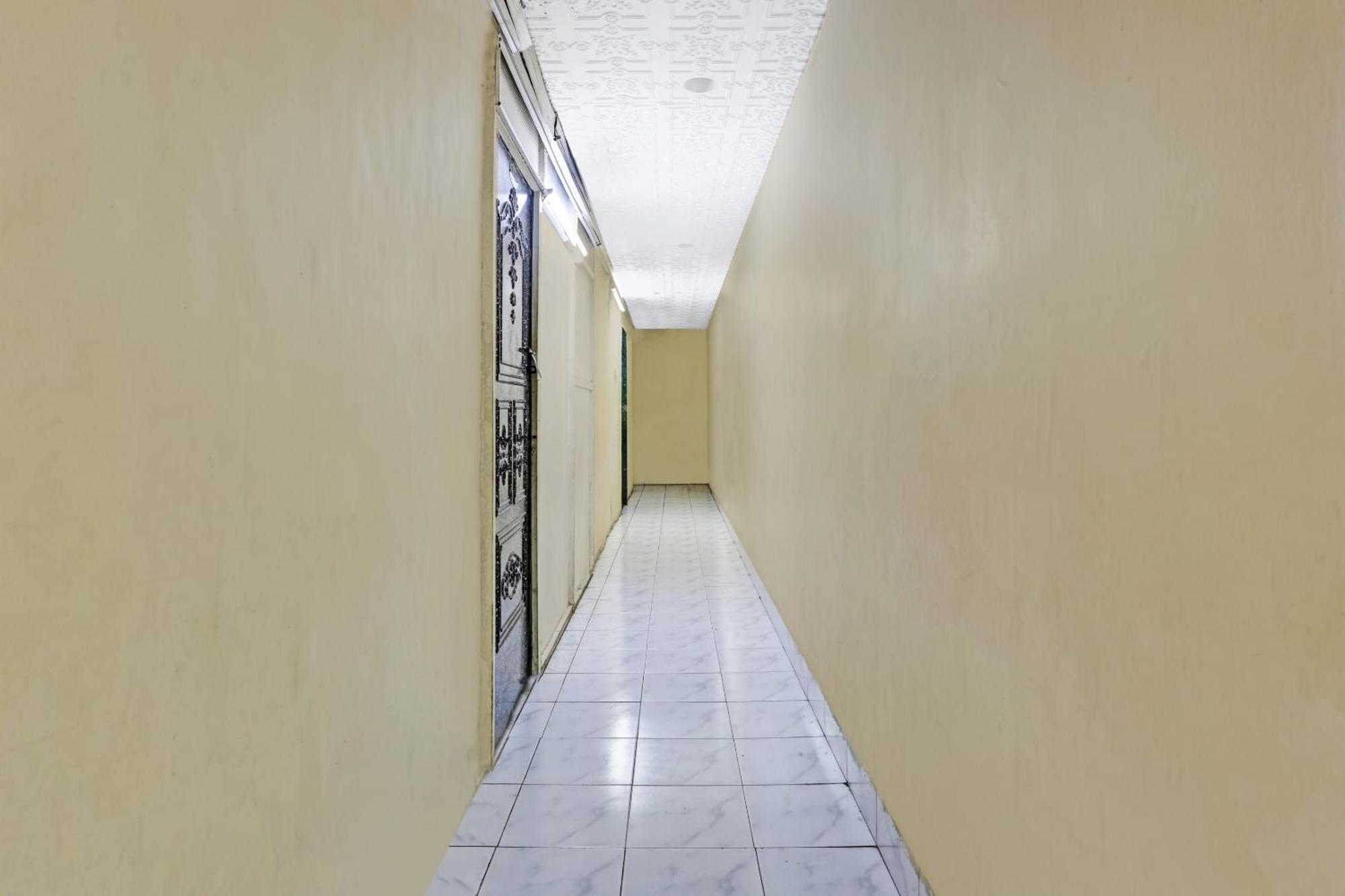 Oyo Flagship Pakeeza Hotel 4*