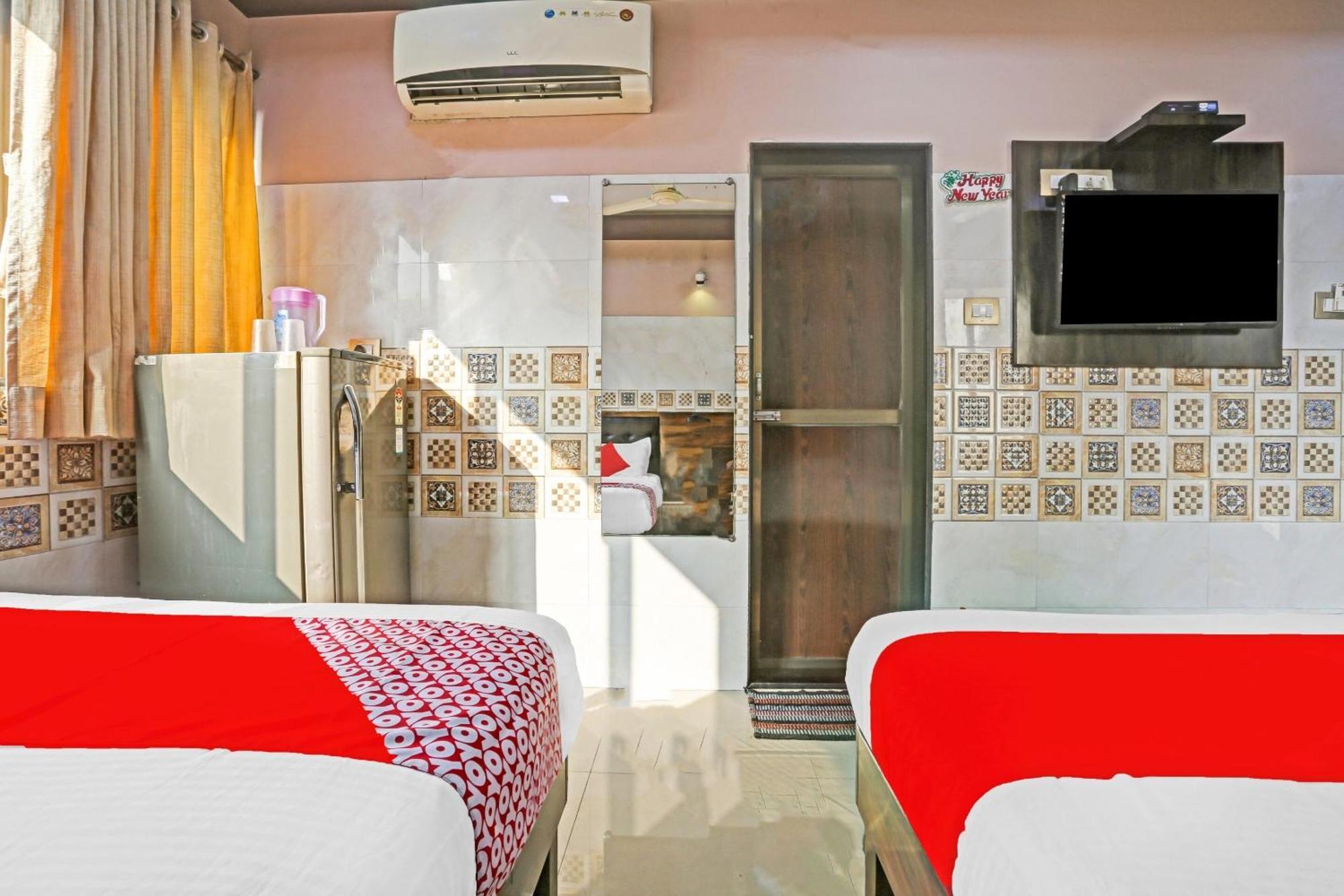 Oyo Flagship Pakeeza Hotel 4*