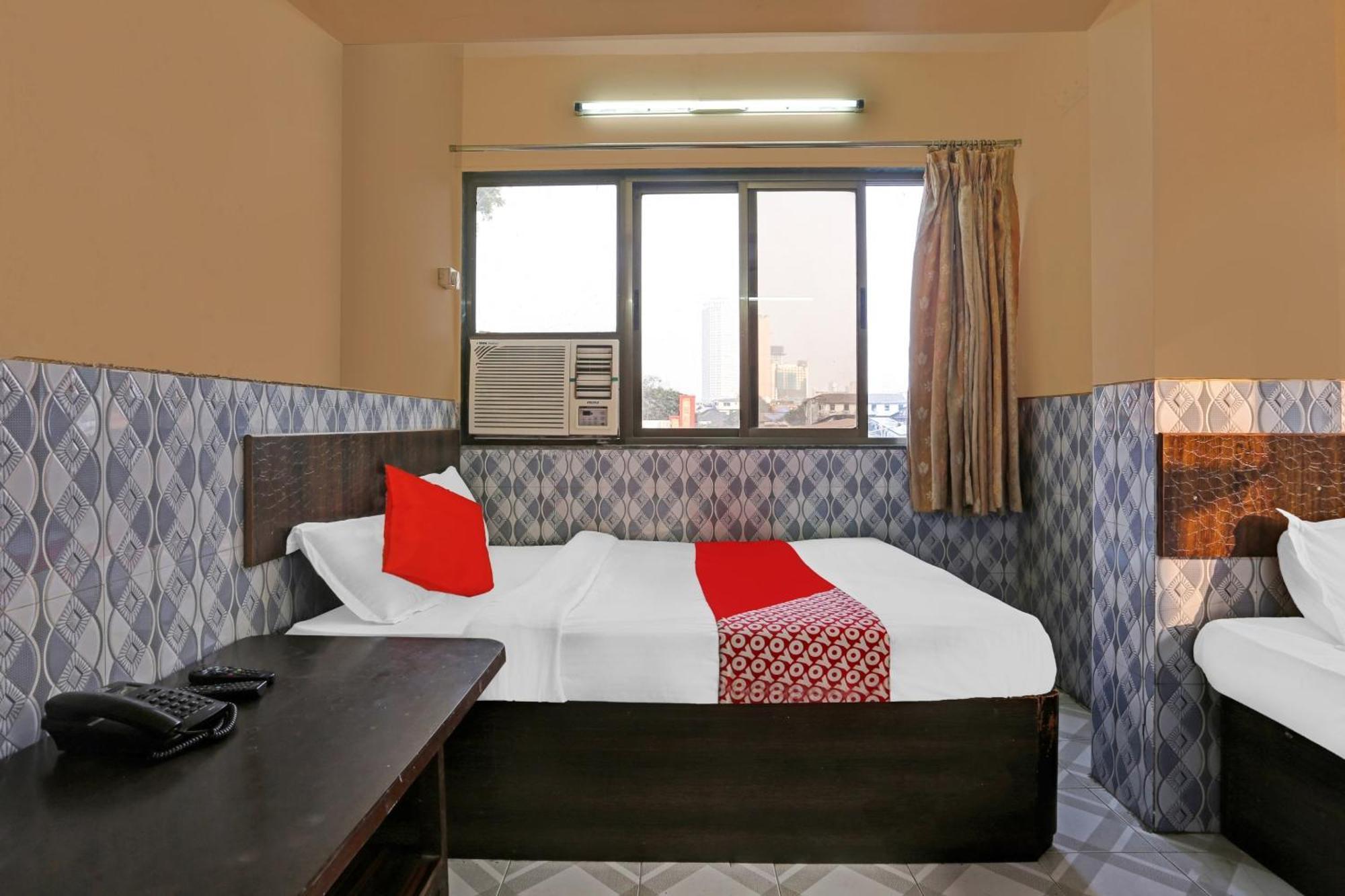 Oyo Flagship Pakeeza 4* Mumbai