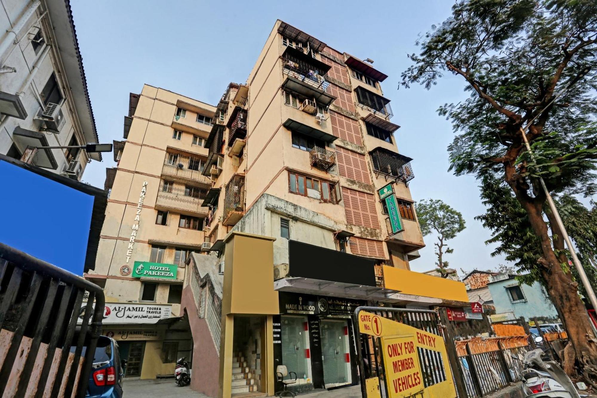 Oyo Flagship Pakeeza Hotel Mumbai