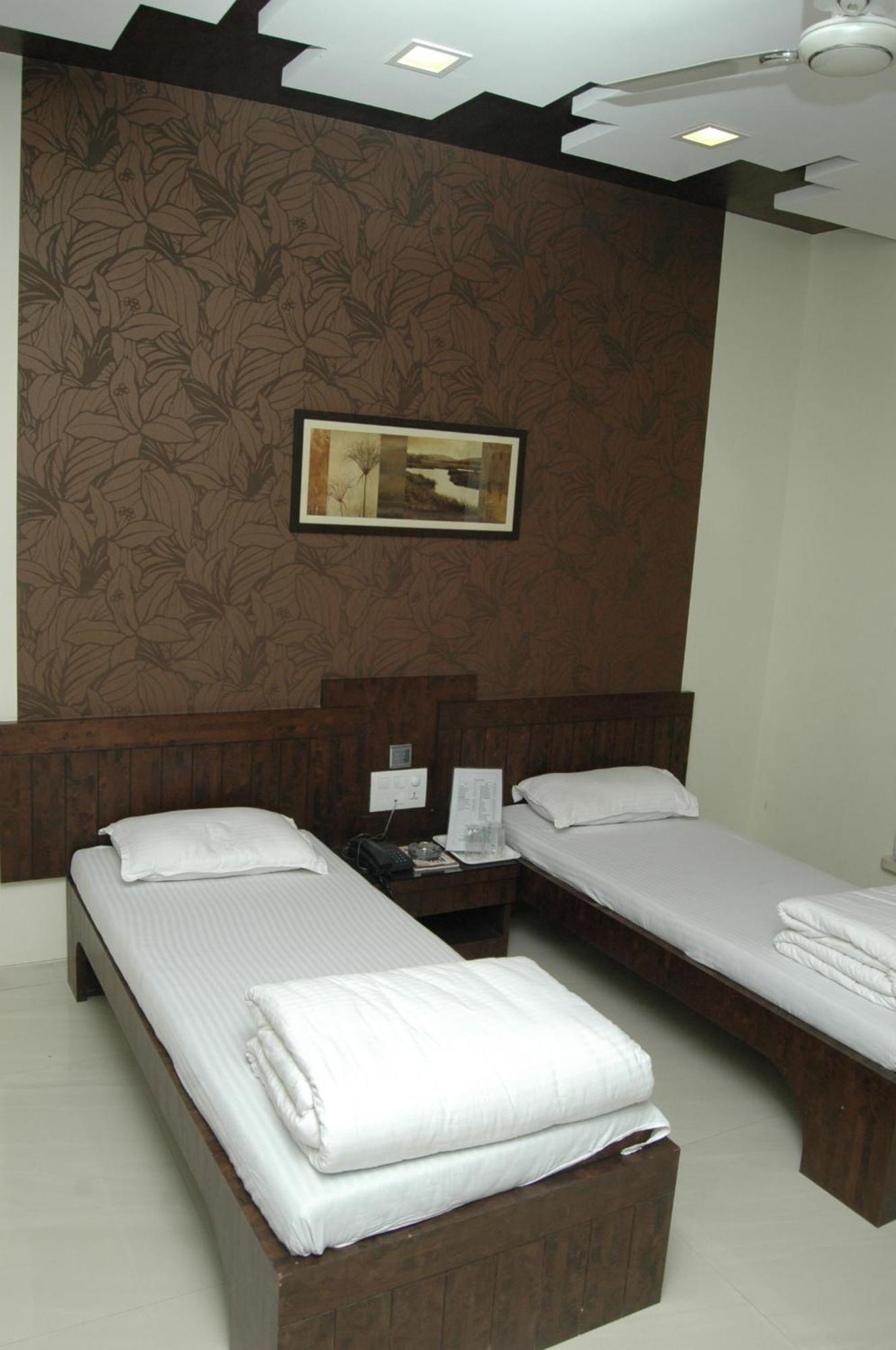Hotel Causeway, Colaba