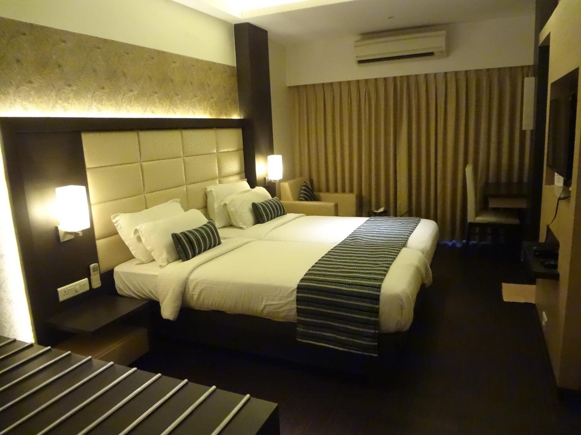 Hotel Galaxy Beacon Hotel, Santacruz ,mumbai 4*
