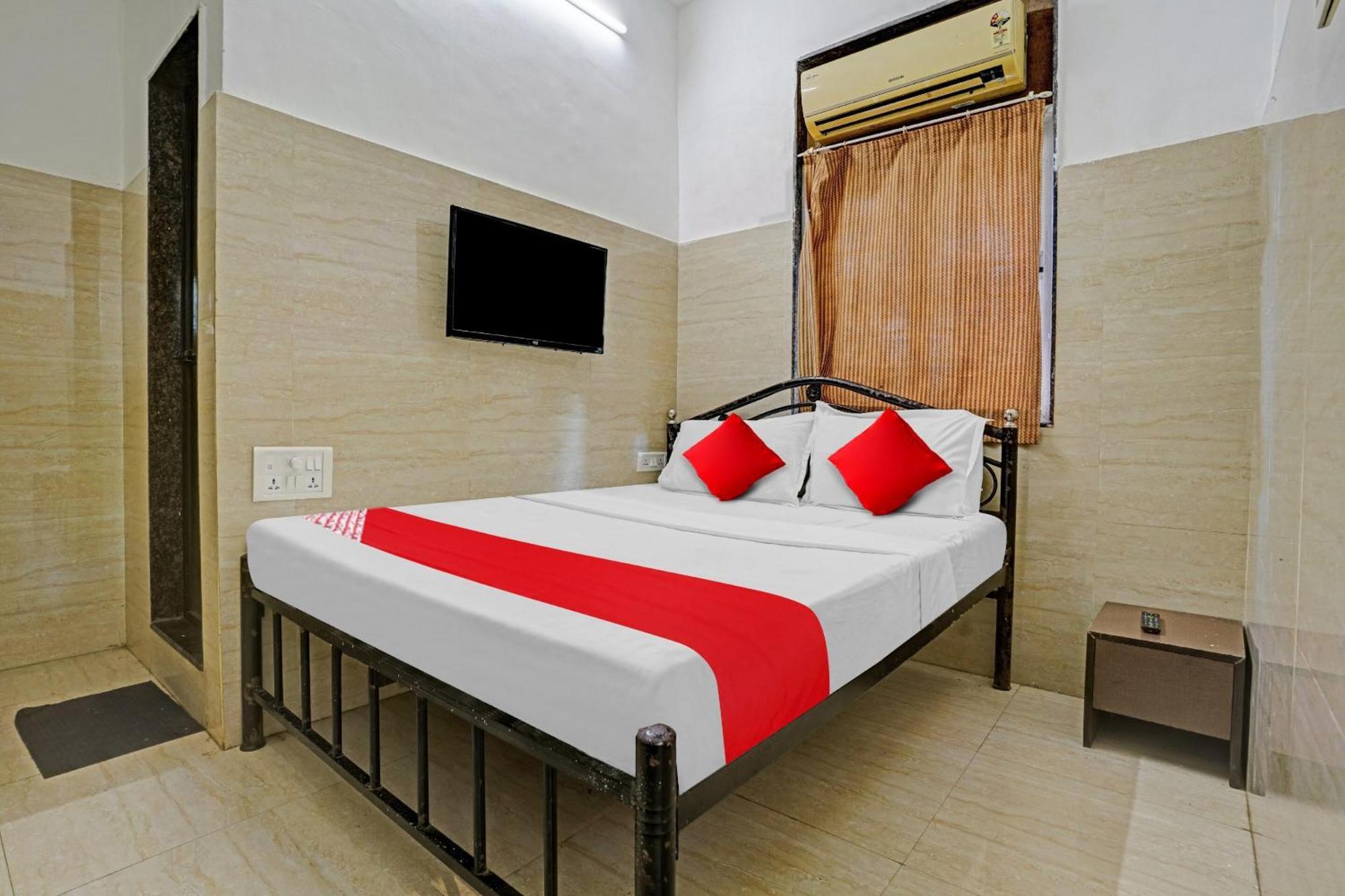 Oyo Flagship Raj Near Juhu Hotel Mumbai