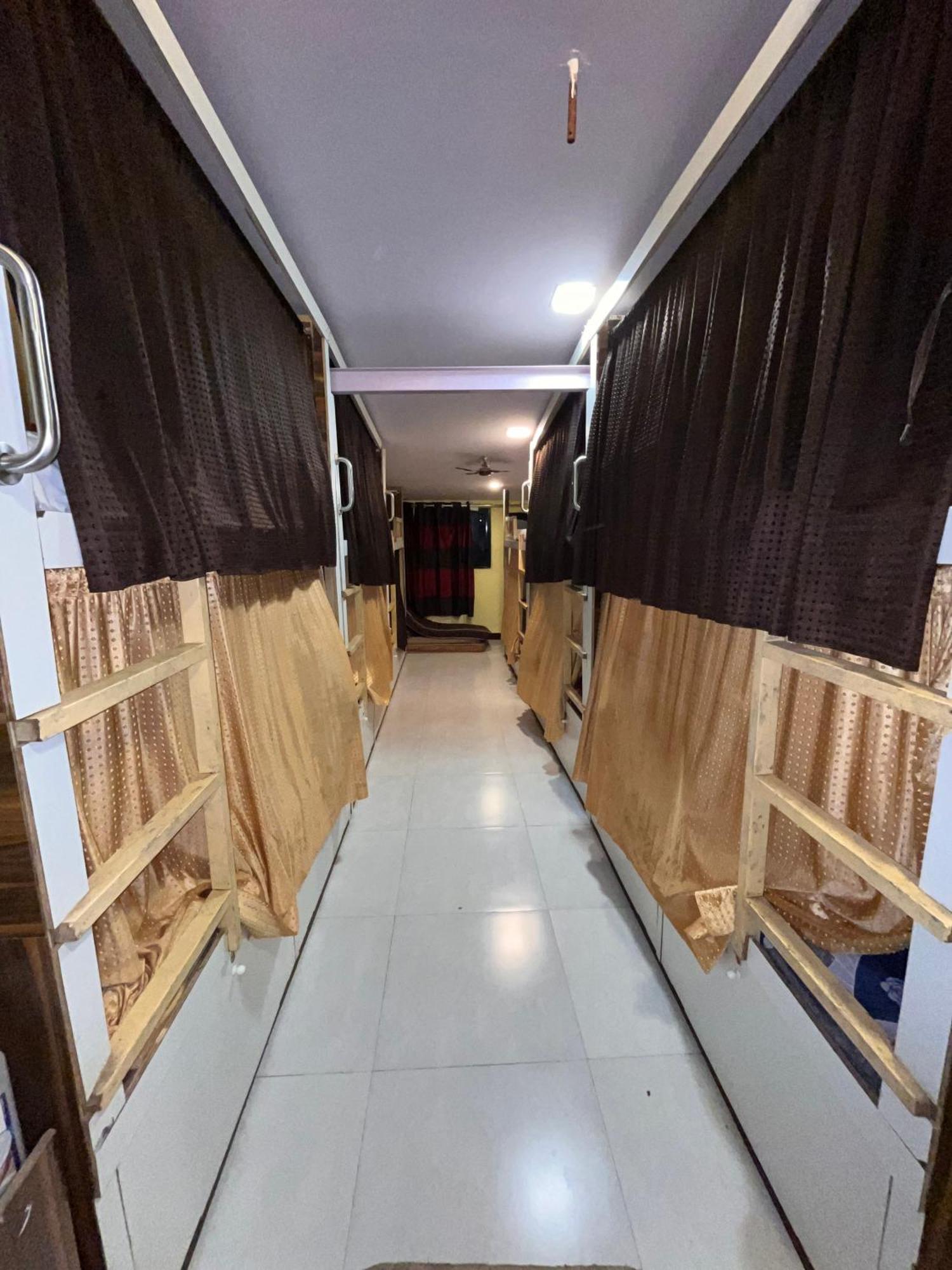 Star Dormitory * Mumbai