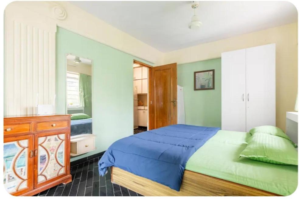Apartment Cozy N Spacious 1bhk Off Carter Rd Bandra Mumbai