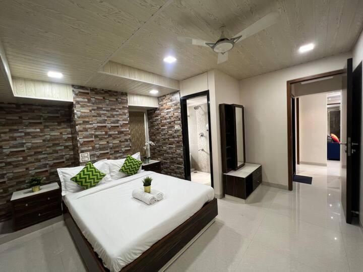 3br Service In Parel Apartment Mumbai
