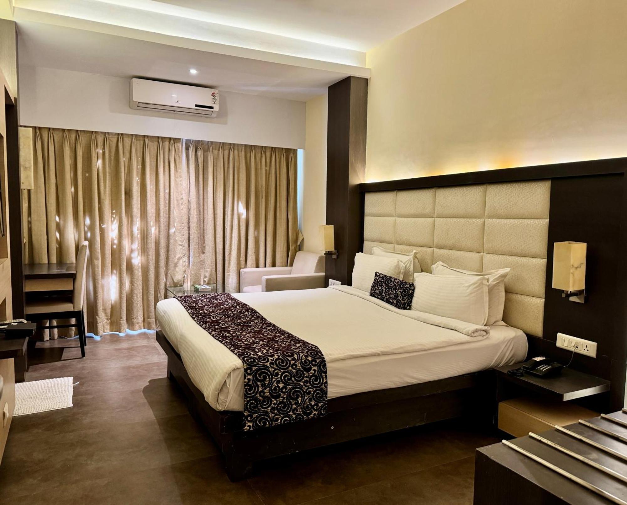 Galaxy Beacon Hotel, Santacruz ,mumbai Hotel 4*