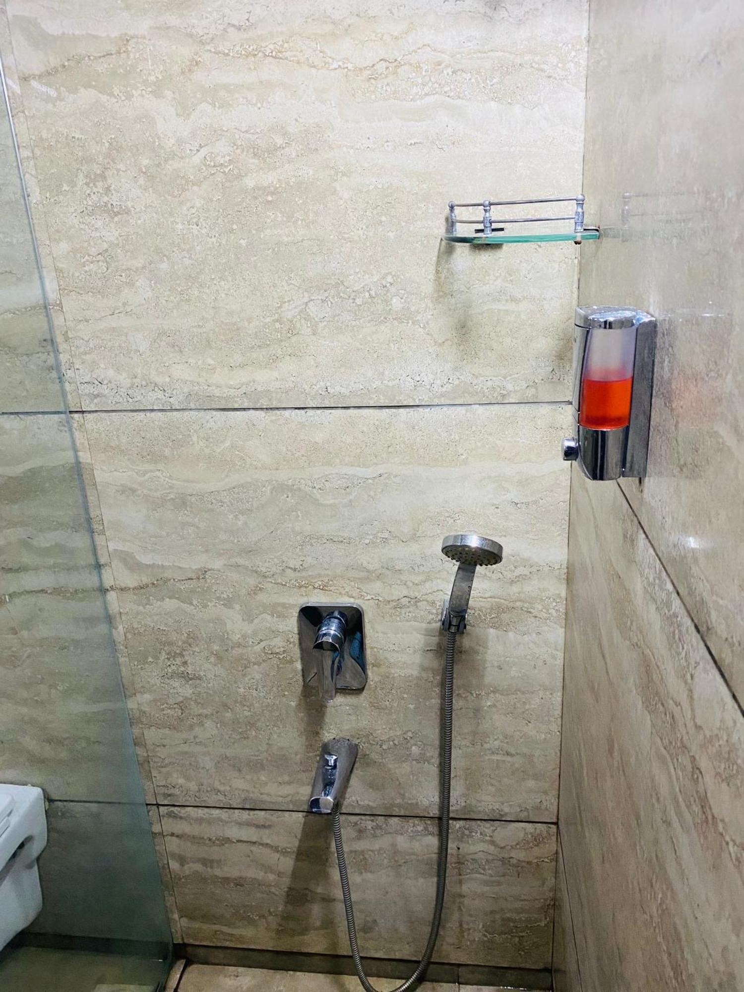 House Luxury Santacruz East, Apartamento Mumbai