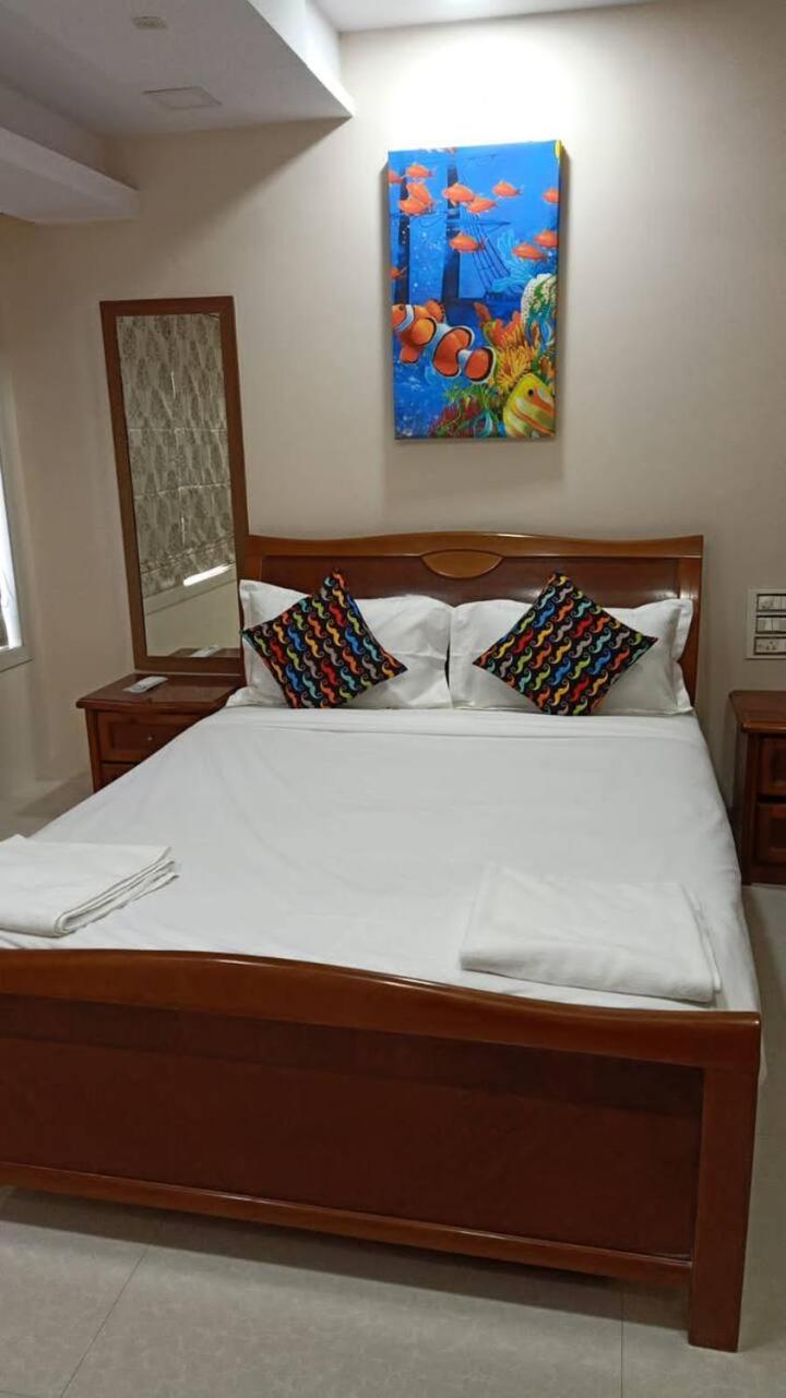 3br Service In Parel * Mumbai