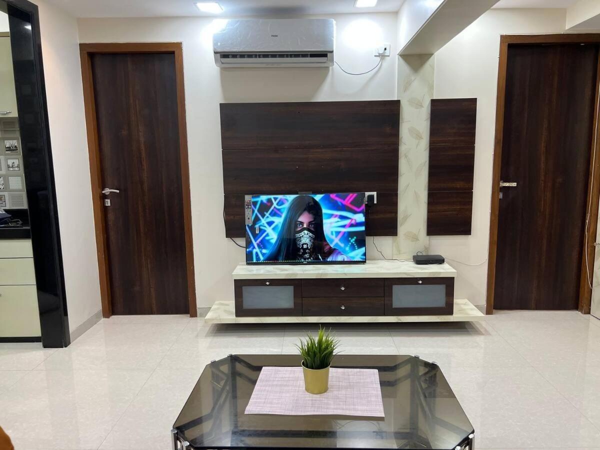 3br Service In Parel Mumbai