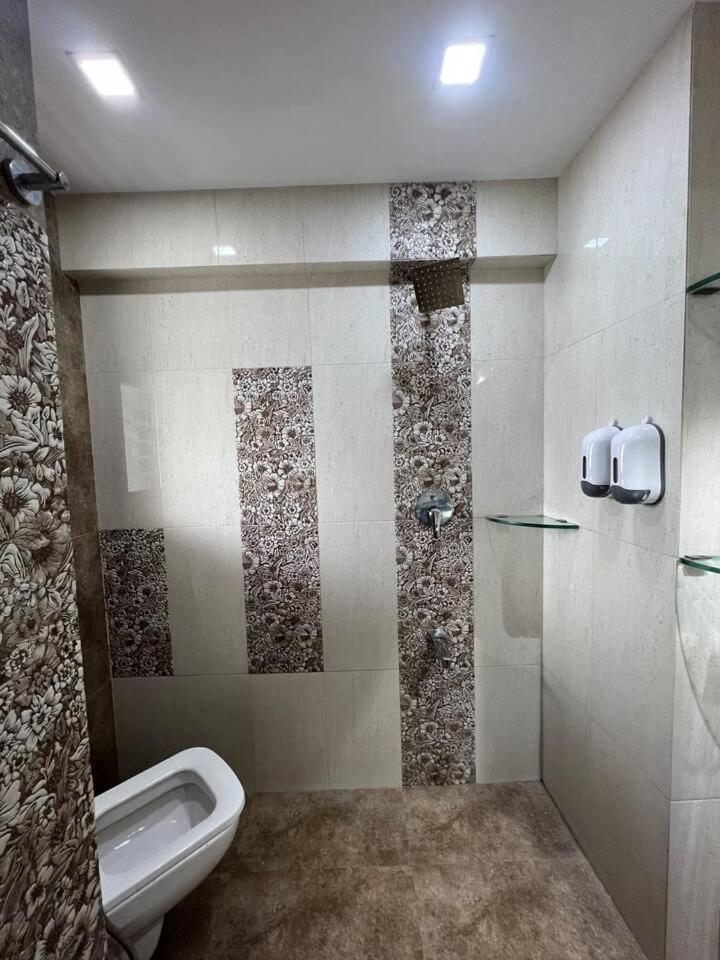 3br Service In Parel Apartment *