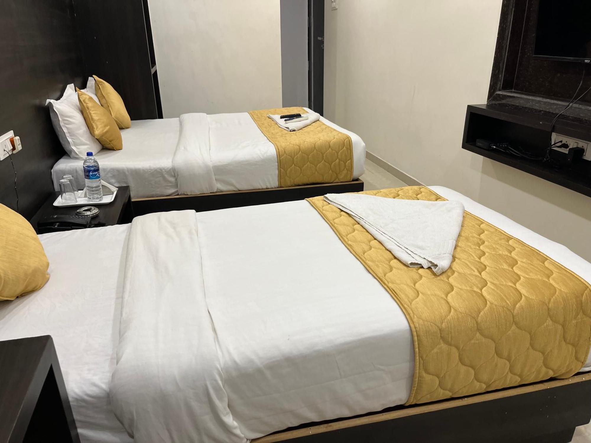Hotel Wind Flower Regency - Near Kokilaben Hospital 3*