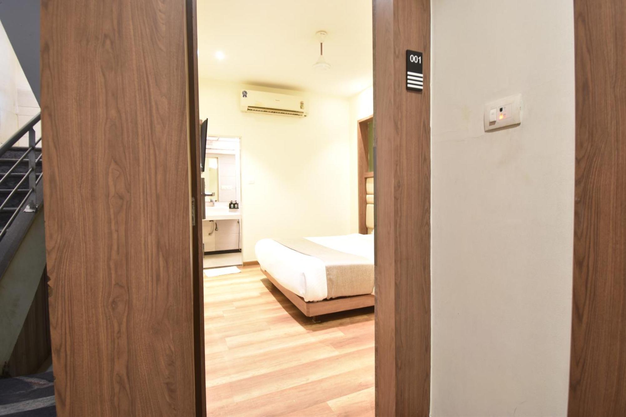 Hotel The Aarya A Smart Business Bombaim