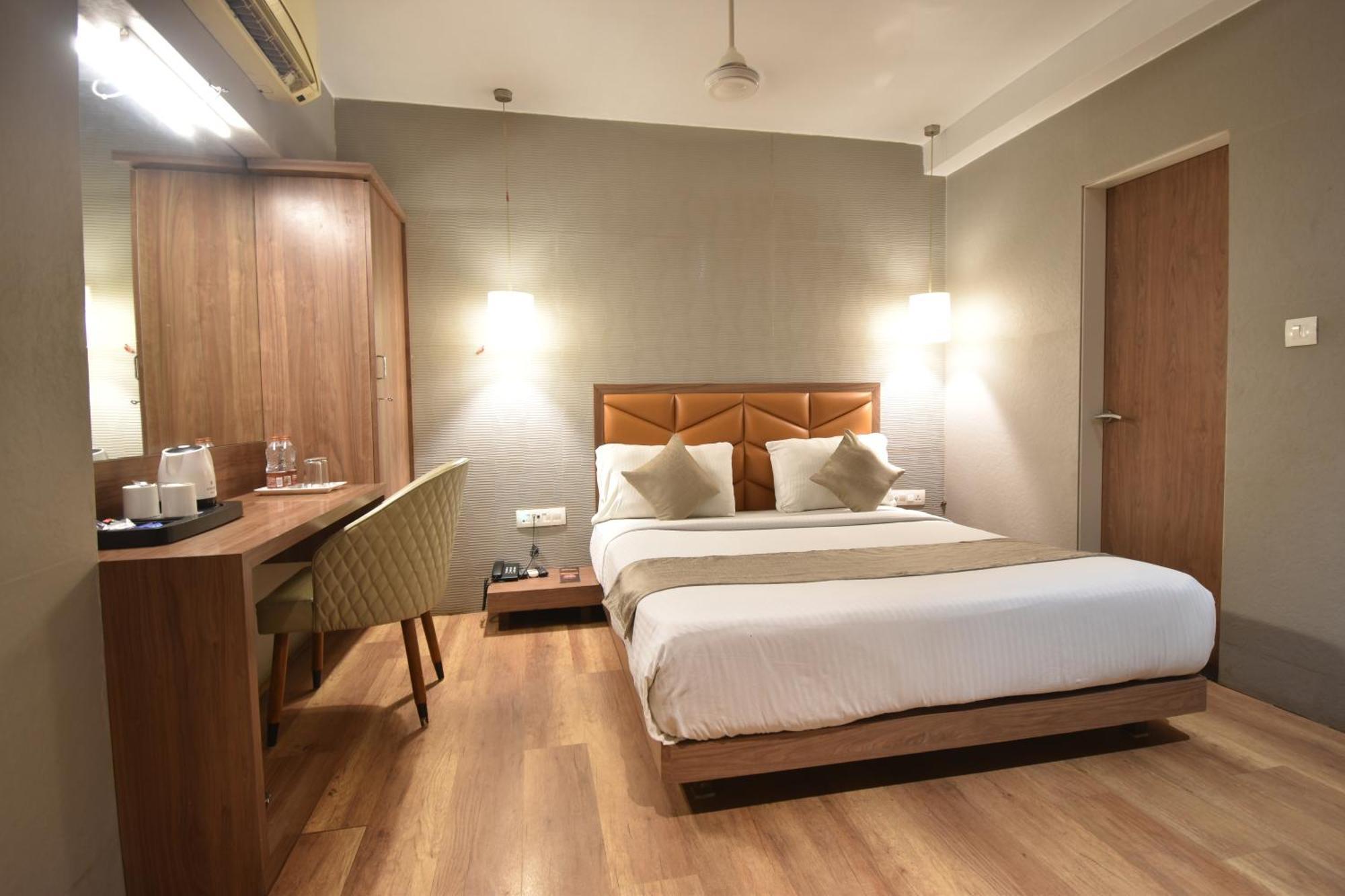 Hotel The Aarya A Smart Business Bombaim