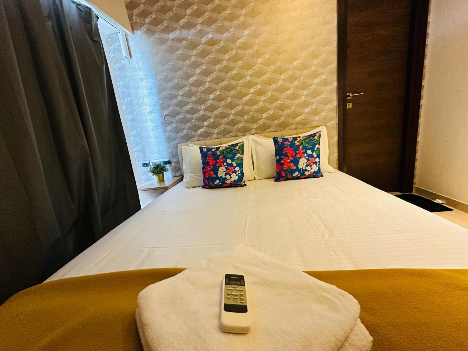 Apartment 1.5br Service In Bkc By Florastays Mumbai