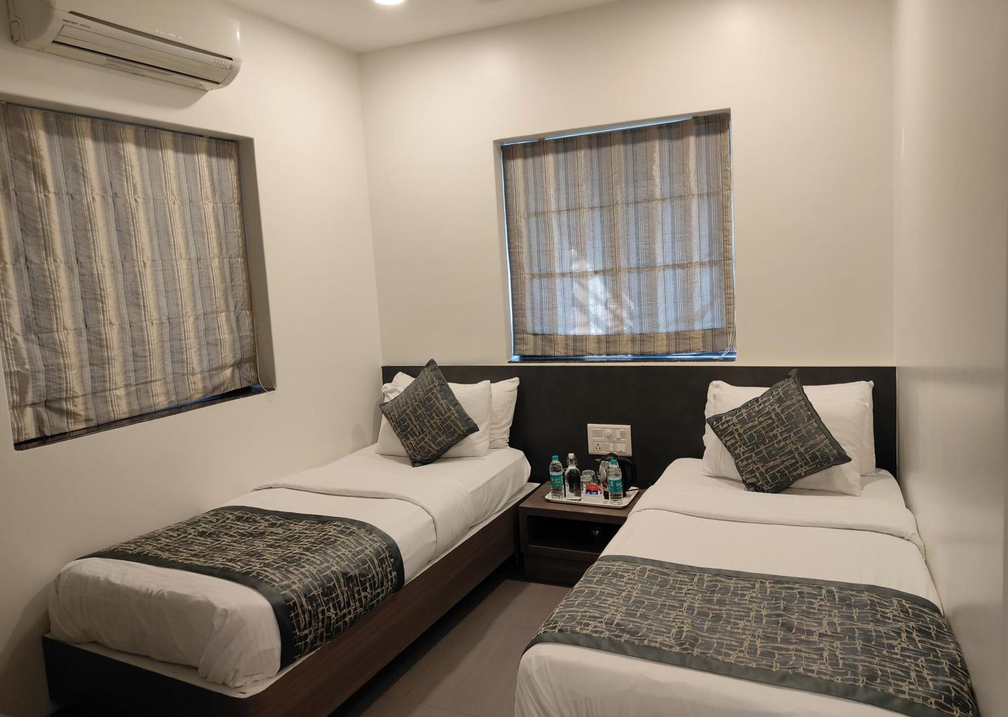 Apollo - Colaba Causeway