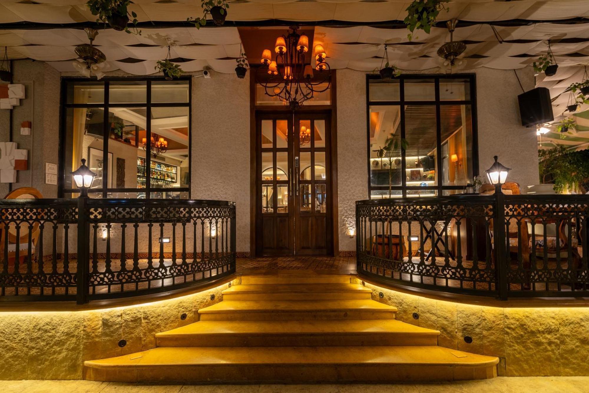 Hotel Arnna-goregaon 4*