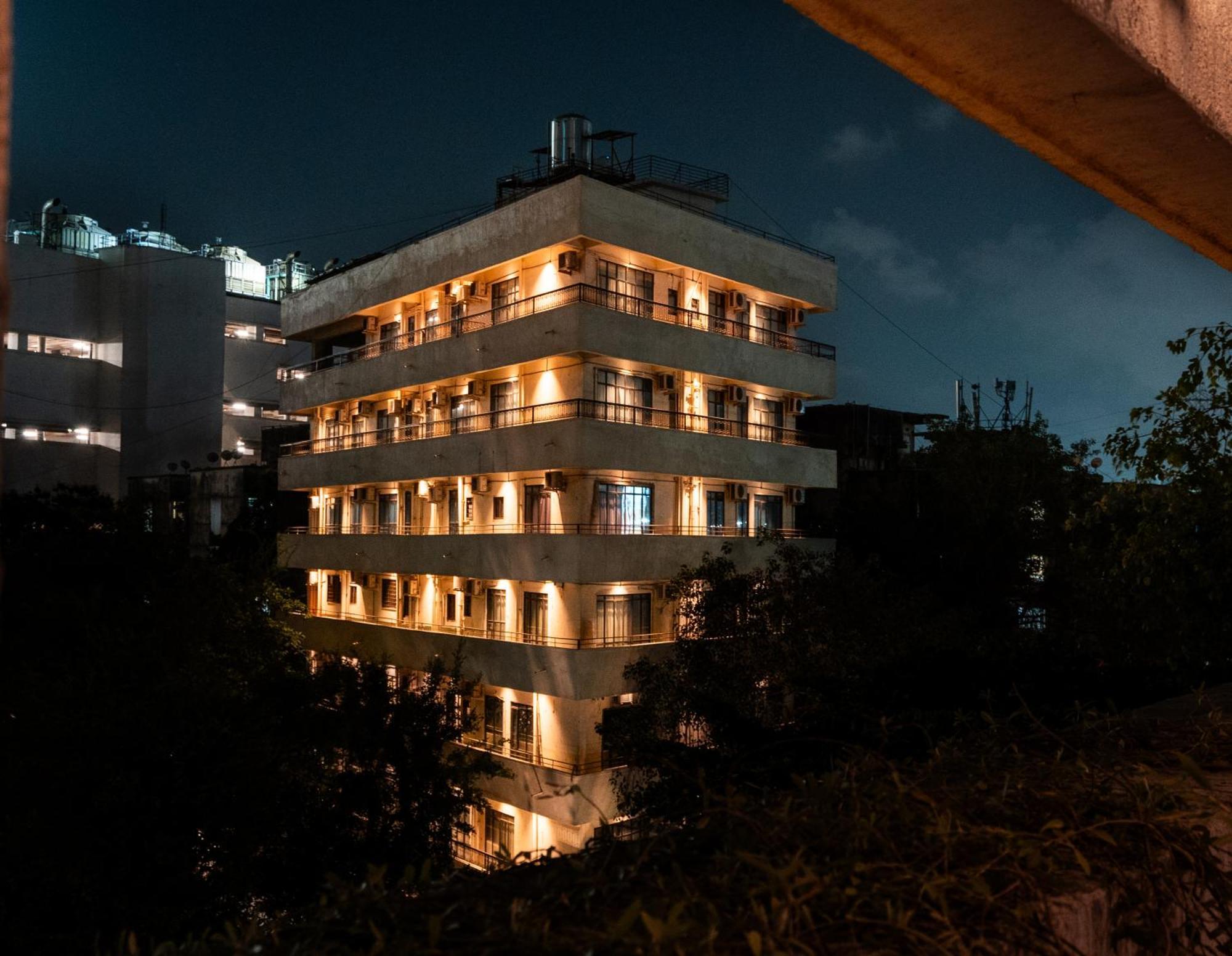 Arnna - Goregaon Hotel 4*